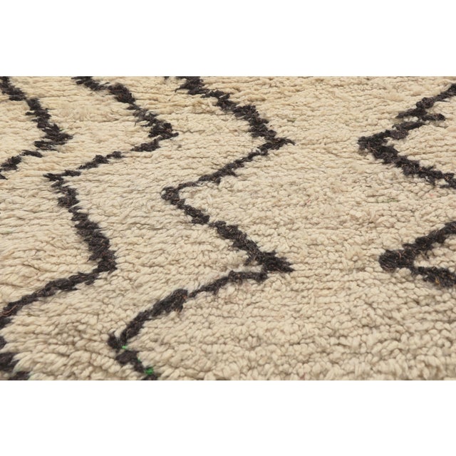 Late 20th Century Vintage Azilal Boucherouite Moroccan Rug, 03'07 X 05'09 For Sale - Image 5 of 10