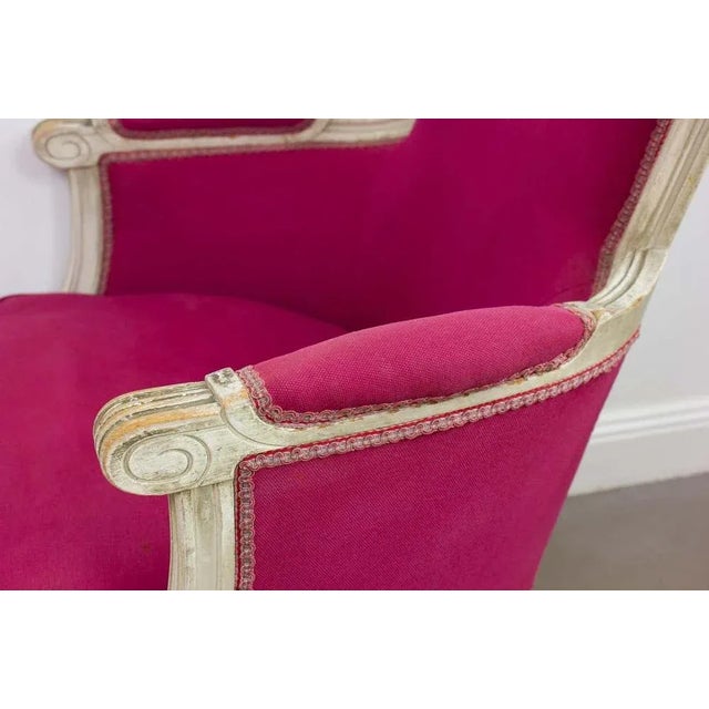 Louis XVI White Lacquered Bergère Armchair with Purple Fabrics For Sale - Image 5 of 10