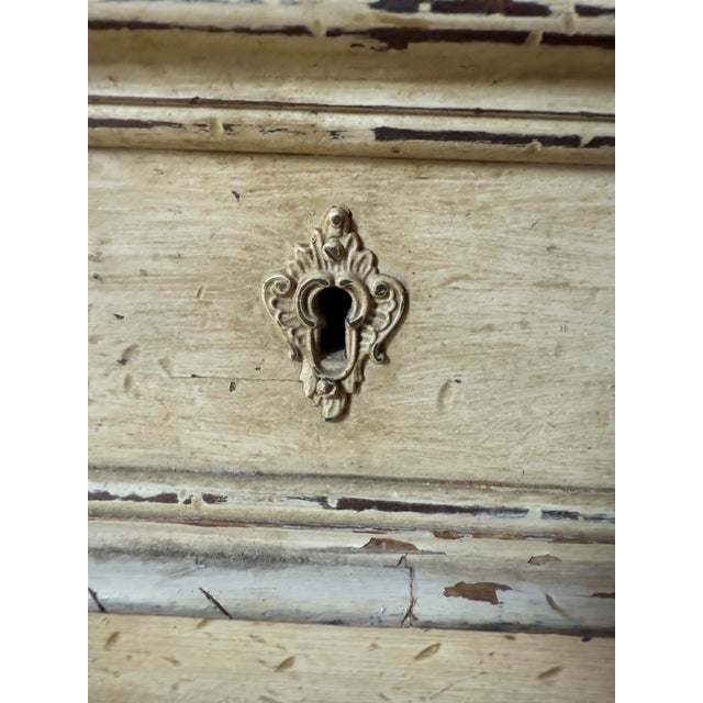 French Provincial Mid 20th Century French Provincial or Louis XV Style Commode For Sale - Image 3 of 17