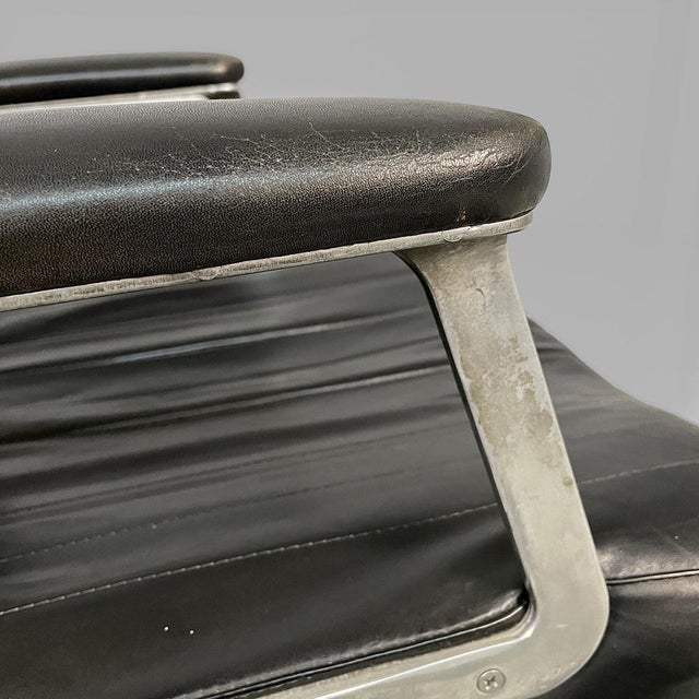 Italian Modern Leather and Metal Armchair by Osvaldo Borsani for Tecno, 1970s For Sale - Image 15 of 18