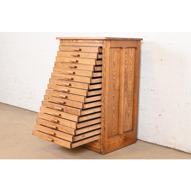 Early 20th Century Antique Arts & Crafts Oak 16-Drawer Architect's Blueprint Flat File Cabinet, Circa 1900 For Sale - Image 5 of 11