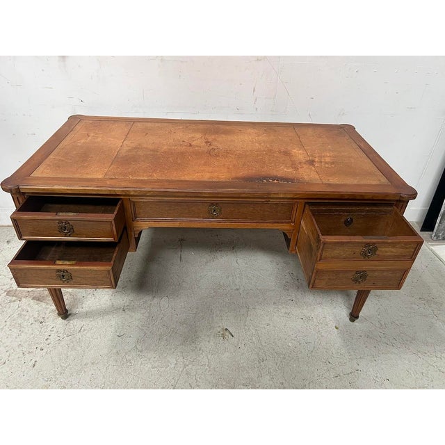 Louis XVI Style Desk in Walnut Wood, 1800s For Sale - Image 11 of 18