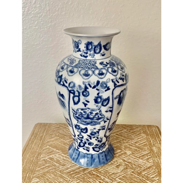Vintage Chinoiserie Classic Blue on White Vase For Sale In San Diego - Image 6 of 6