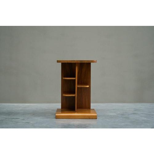 1920s Art Deco Side Table with Shelves in Bookmatched Walnut Veneer, 1920s For Sale - Image 5 of 15