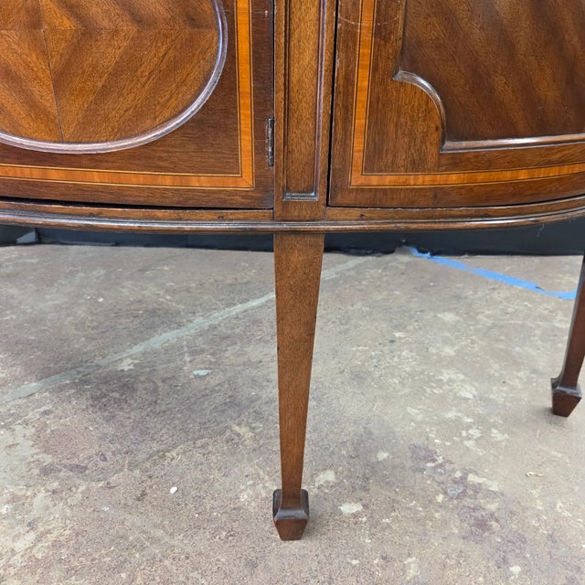 Early 20th Century Bowfront Mahogany Satin Banded Sheraton Style Sideboard For Sale - Image 10 of 17
