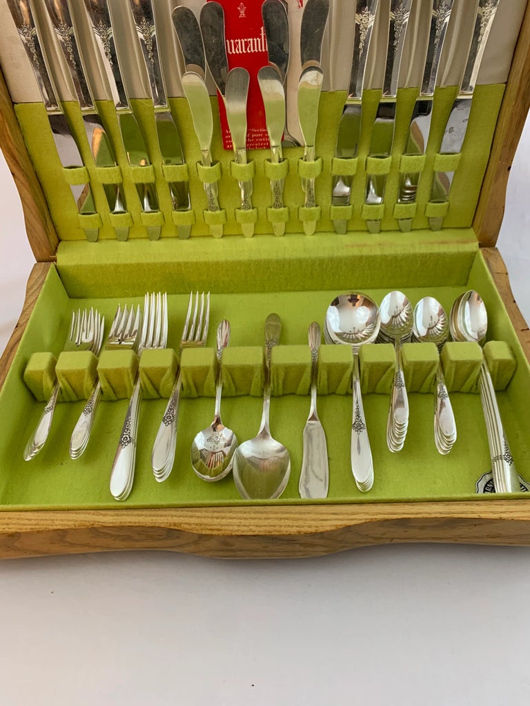 Vintage 1941 Silver Plate Fantasy Pattern Service for 8 by Oneida