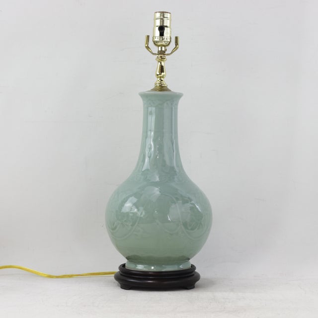 Chinese Pair of Vintage Celadon Green Porcelain Table Lamps Incised Floral Motif With Rosewood Bases For Sale - Image 3 of 16