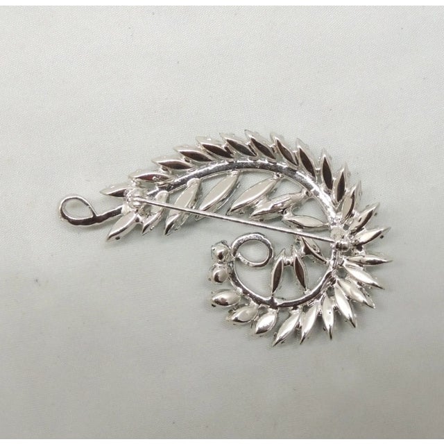 Vintage 1950s Signed Napier Ombre Faux-Aquamarine Marquise Rhinestones Brooch For Sale In Philadelphia - Image 6 of 7