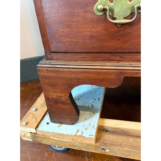 Eighteenth Century American Tall Chest of Drawers For Sale In Portland, ME - Image 6 of 15