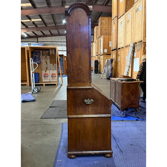 18th Century English Walnut Double Dome Bureau Bookcase For Sale In Atlanta - Image 6 of 7