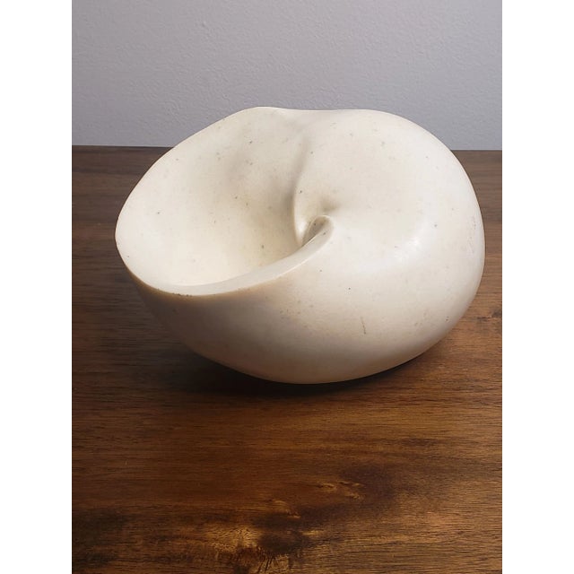 Abstract Vintage 80's Modernist Design Decorative Biomorphic Nautilus Bowl. Signed For Sale - Image 3 of 12