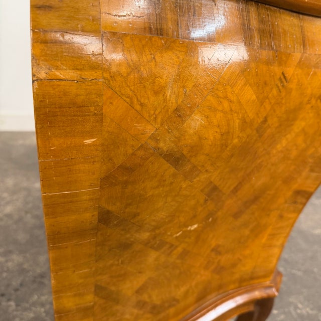 Italian Parquet Burl Wood Bombe Style Chest of Drawers For Sale - Image 9 of 12