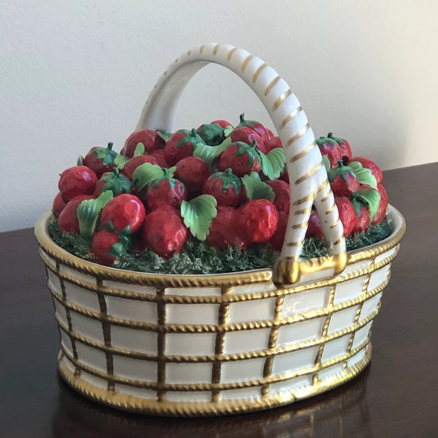 Mottahedeh Mid-20th Century Porcelain Strawberry Box For Sale - Image 12 of 12