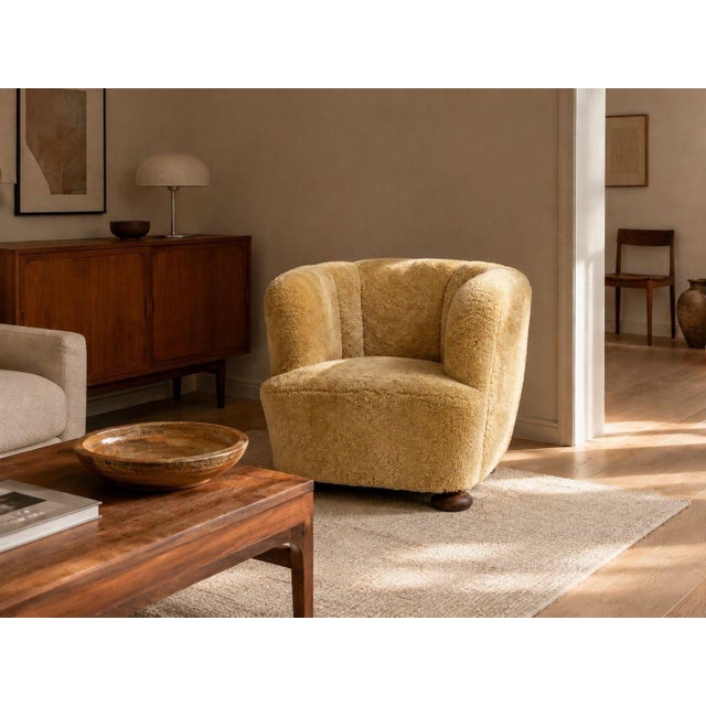 Danish Mid-Century Modern, Banana Style Lounge Chair, Beech, Honey Shearling, Denmark, 1930s A Danish modern banana style...