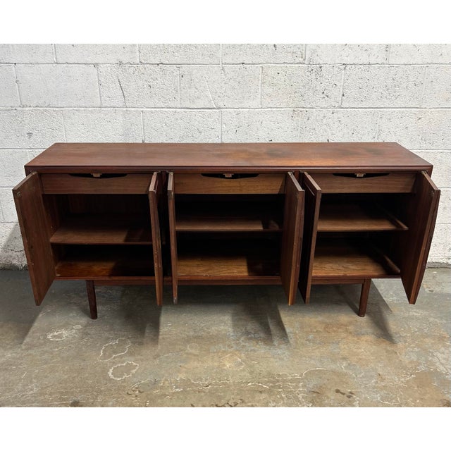 Jack Cartwright for Founders Attributed Mid Century Modern Walnut Sideboard 1960s For Sale - Image 12 of 12
