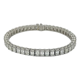 14 Carats Emerald Cut Diamond and Platinum Tennis Bracelet For Sale