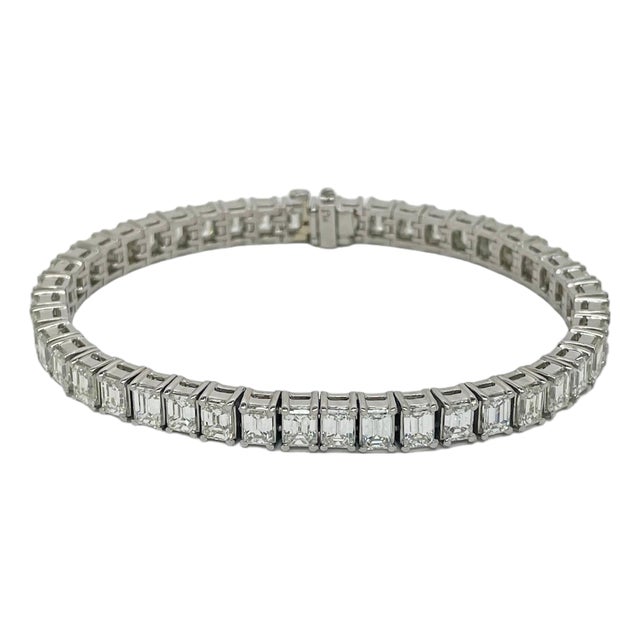 14 Carats Emerald Cut Diamond and Platinum Tennis Bracelet For Sale