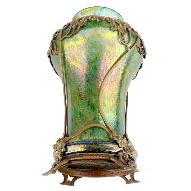 Art Nouveau Iridescent Glass Vase with Bronze Overlay and Hydrangea Flower, 1900s For Sale - Image 9 of 18