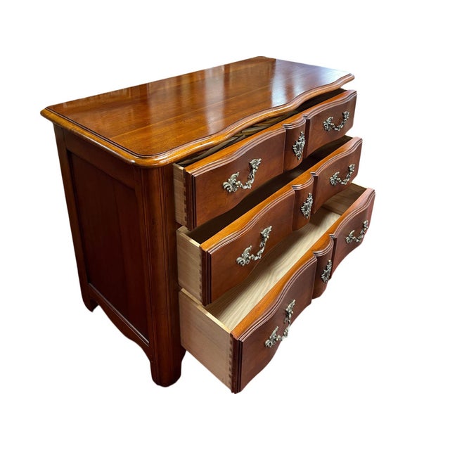 2000 - 2009 Vintage French Provincial Style Commode Chest of Drawers For Sale - Image 5 of 13