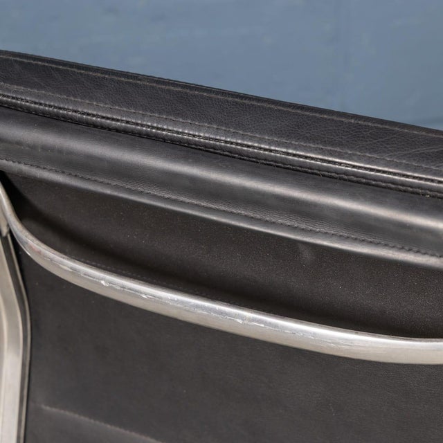Vintage EA217 Chair in Black Leather by Charles & Ray Eames for ICF, 1969 For Sale - Image 15 of 17