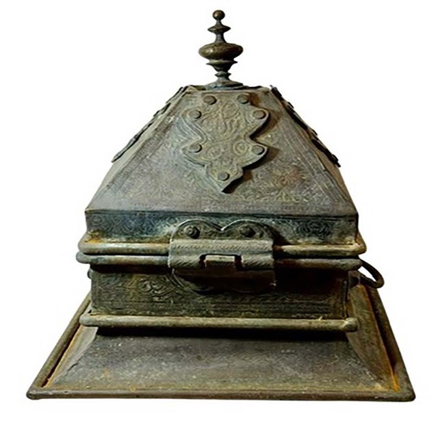 Bronze Early 19th Century Indian Bronze Work Box For Sale - Image 8 of 14