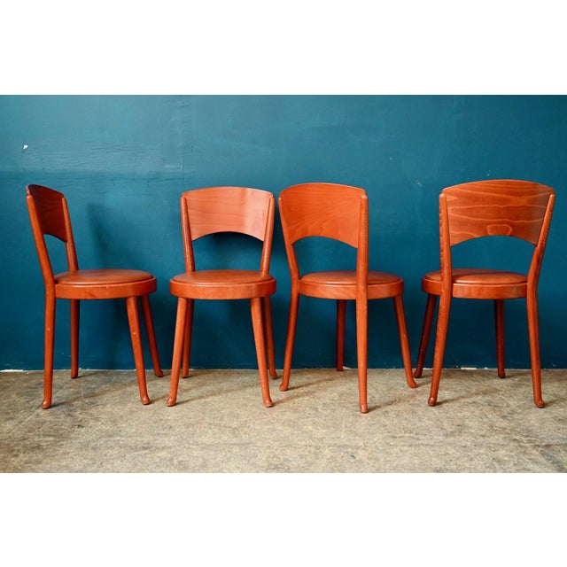 Enzo Berti offers his interpretation of the timeless bistro chair. A subtle, perfectly balanced version, combining comfort...