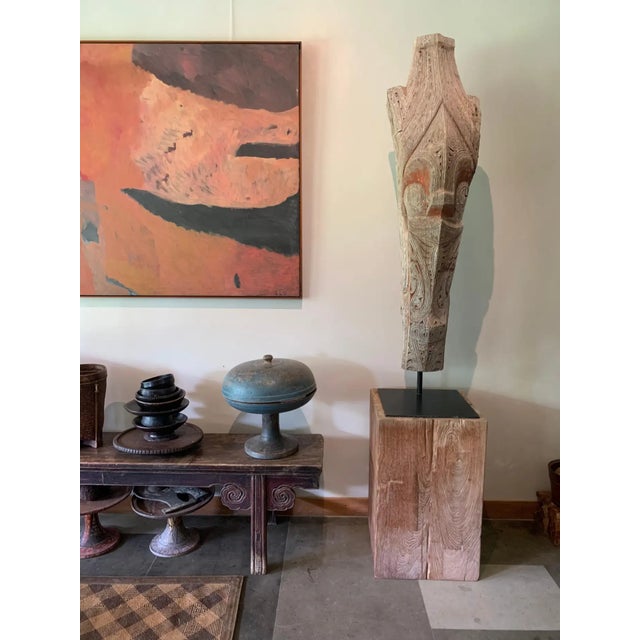 This teak wood pedestal was crafted by moulding 4 blocks of solid teak wood together. A strong and robust pedestal that is...