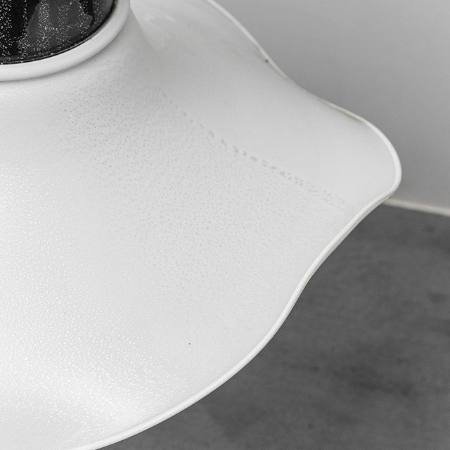 1970s chandelier. Glass with black and white effects. Excellent condition. Item as shown in the photo. Up to 250V...