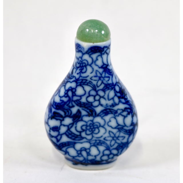 Vintage Blue and White Floral Chinese Snuff Bottle With Green Stone Top For Sale - Image 4 of 8
