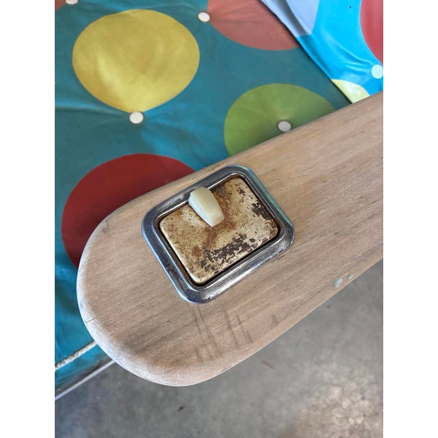 Iconic vintage late 1950s / early 1960s mod patio or poolside chaise lounge with wood paddle arms and a built-in ashtray!...
