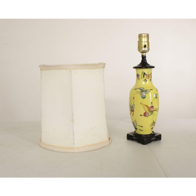Chinese Pair of Famille Jaune Porcelain Table Lamps For Sale In Philadelphia - Image 6 of 11