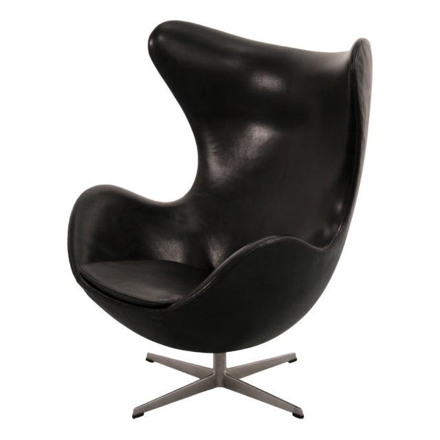 Egg Chair in Black Leather by Arne Jacobsen, 1960s For Sale