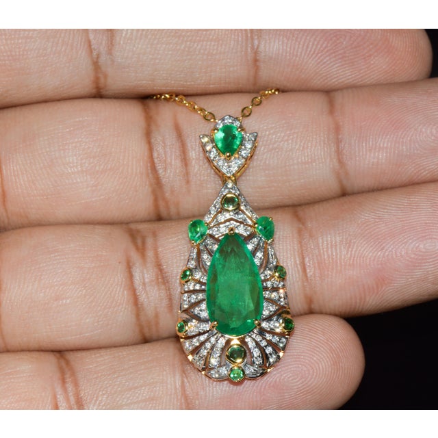 Green Late 20th Century Gia Natural 4.10Cts Emerald Diamond Solid 18k Gold Pendant Necklace For Sale - Image 8 of 15