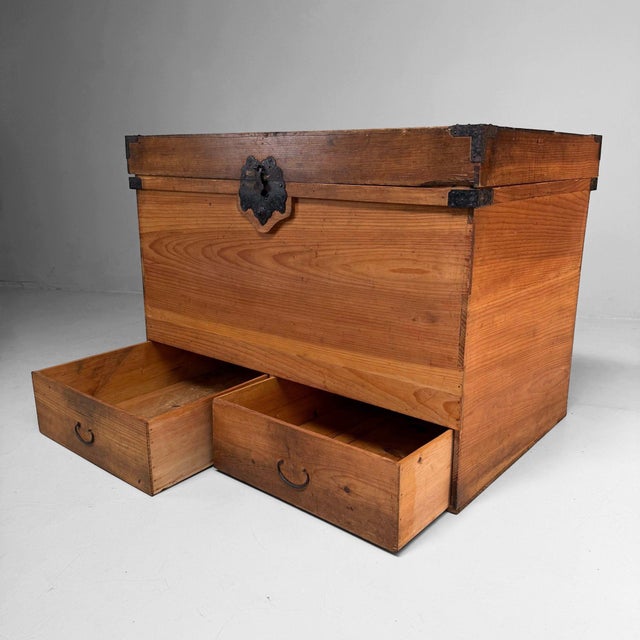 Antique Japanese Nagamochi Tansu Storage Chest, 1880s For Sale - Image 5 of 18