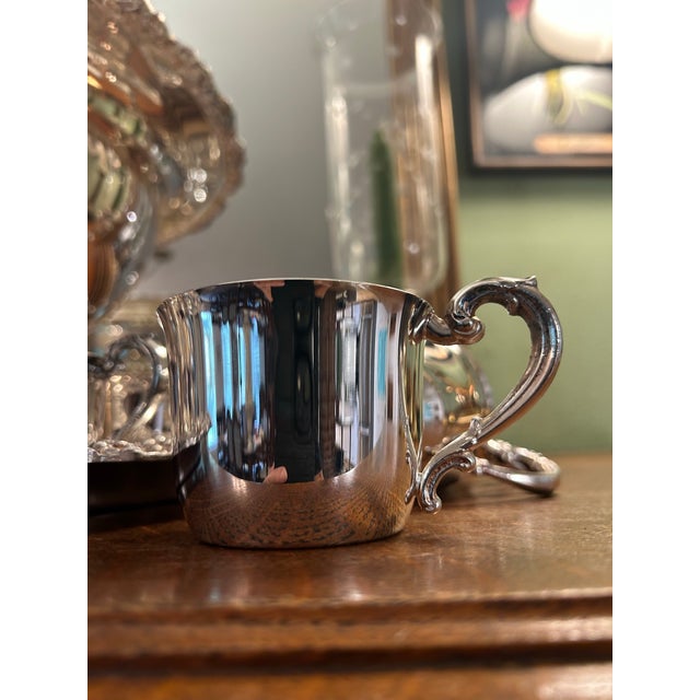 Metal Late 20th Century Monumental Sheridan Harvest Grape Silverplate Punch Bowl Set With Underplate and 20 Cups & Ladle For Sale - Image 7 of 12