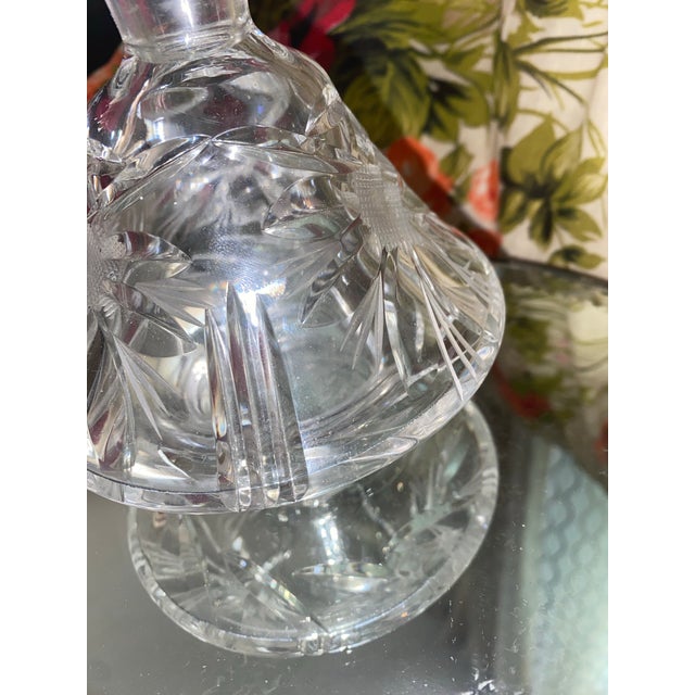 A Vintage Cut Crystal Perfume Decanter With a Faceted Stopper. For Sale - Image 11 of 12