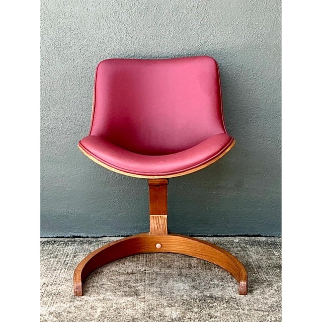 Vintage Wood and Vinyl Cantilever Chair After George Mulhauser For Sale In West Palm - Image 6 of 12
