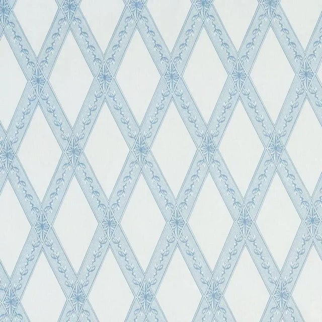 Painstakingly made to resemble an antique etching, this pared-down trellis and lozenge motif has all the precision and...