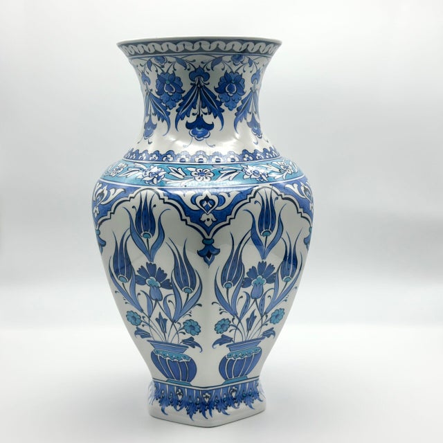 2020s Handmade Ceramic Vase (30cm) Traditional Blue & White “Vase of Life” Tulip Pattern – Faceted Hexagonal Art Decor For Sale - Image 5 of 6