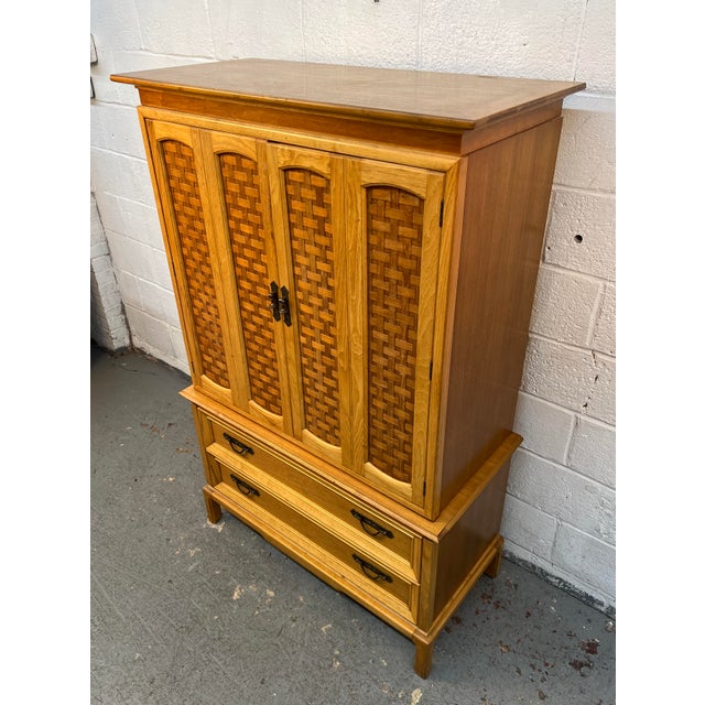 Vintage Faux Lattice Front Gentleman's Chest by Thomasville For Sale In New York - Image 6 of 16