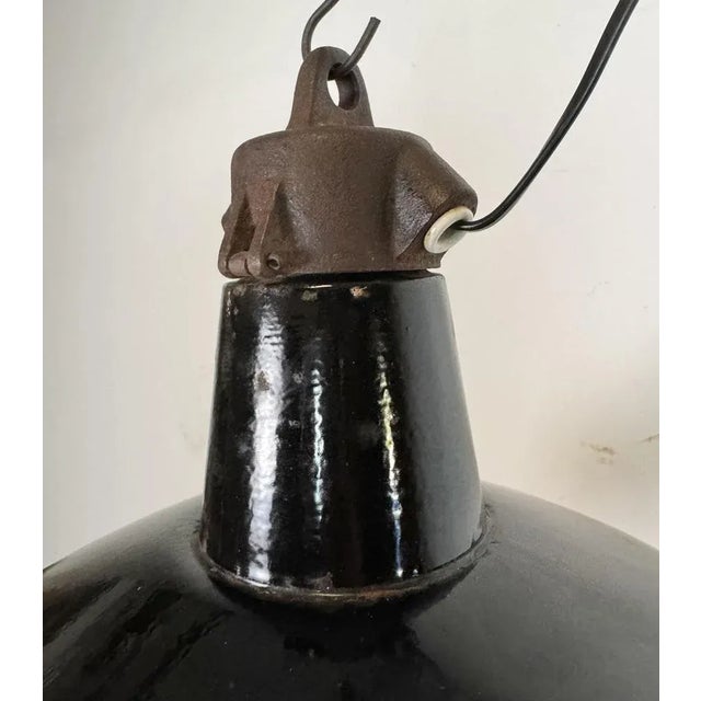 Industrial Black Enamel Factory Lamp with Cast Iron Top from Elektrosvit, 1950s For Sale - Image 6 of 18