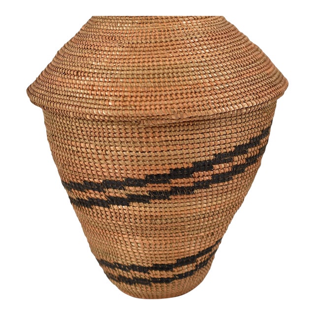 Early 20th Century Tutsi Basket with Lid Rwanda For Sale