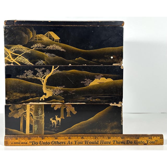 Antique Japanese Maki-e Lacquered Jubako Box: Meiji Period Bento Box For Sale - Image 10 of 10
