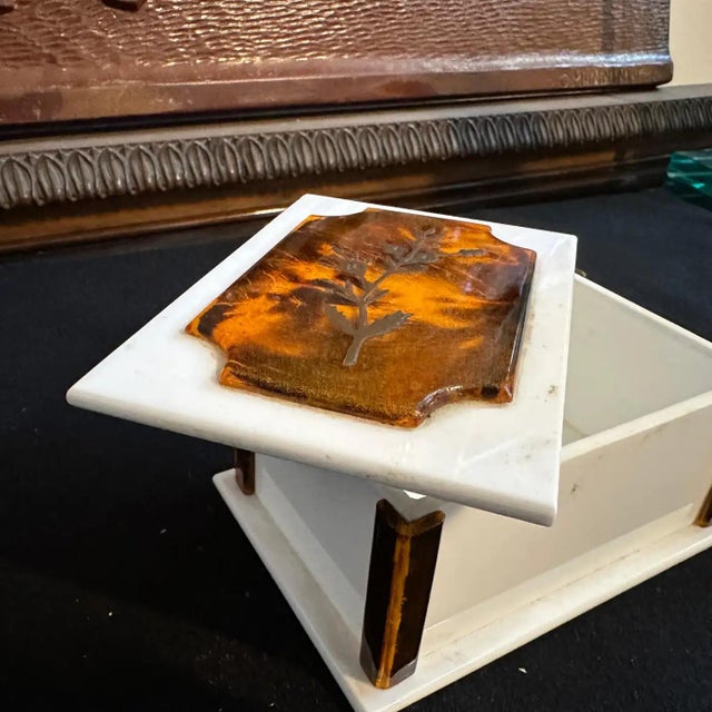 White 1970s Modern White and Fake Tortoise Shell Lucite Rectangular Italian Vanity Box For Sale - Image 8 of 10