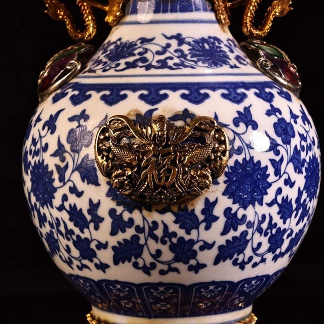 1970s Vintage Chinese Blue and White Porcelain Vase With Gilt Bronze Dragon Handles and Elaborate Stand For Sale - Image 5 of 9