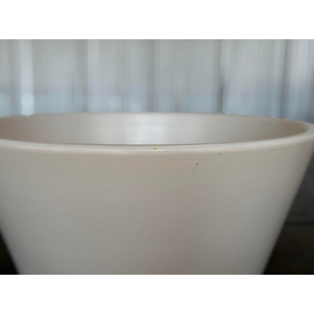 White 1950s Paul McCobb for Architectural Pottery Model M-1 Planter - Mid Century Ceramic For Sale - Image 8 of 11