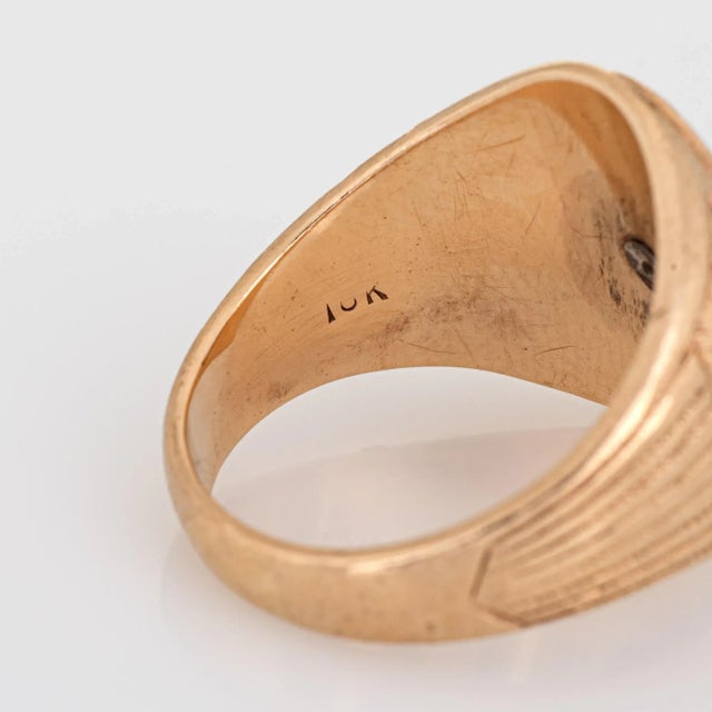 Metal Antique Victorian Signet Ring Family Crest c1898 Sz 8 1/2 10k Yellow Gold Men's For Sale - Image 7 of 7