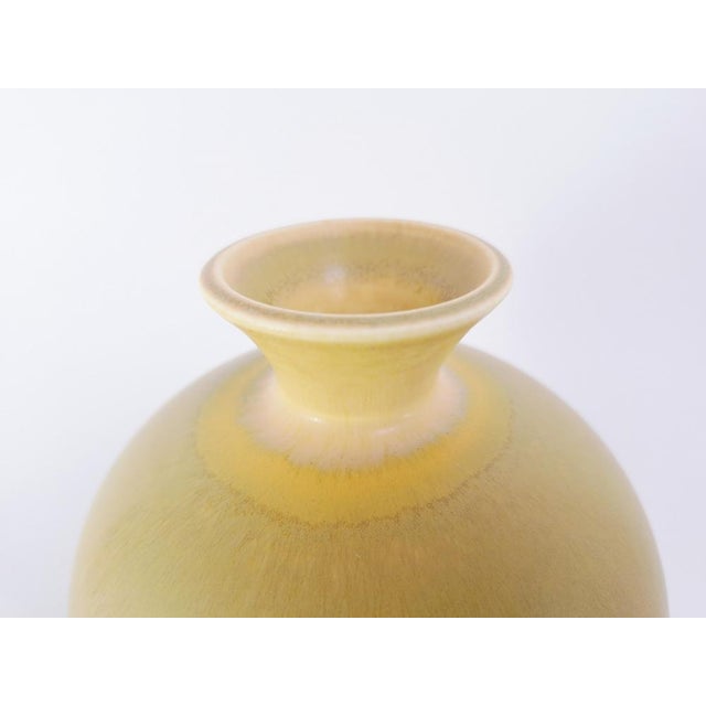 Ceramic Round Vase with Yellow Hares Fur Glaze by Berndt Friberg for Gustavsberg, 1977 For Sale - Image 7 of 13