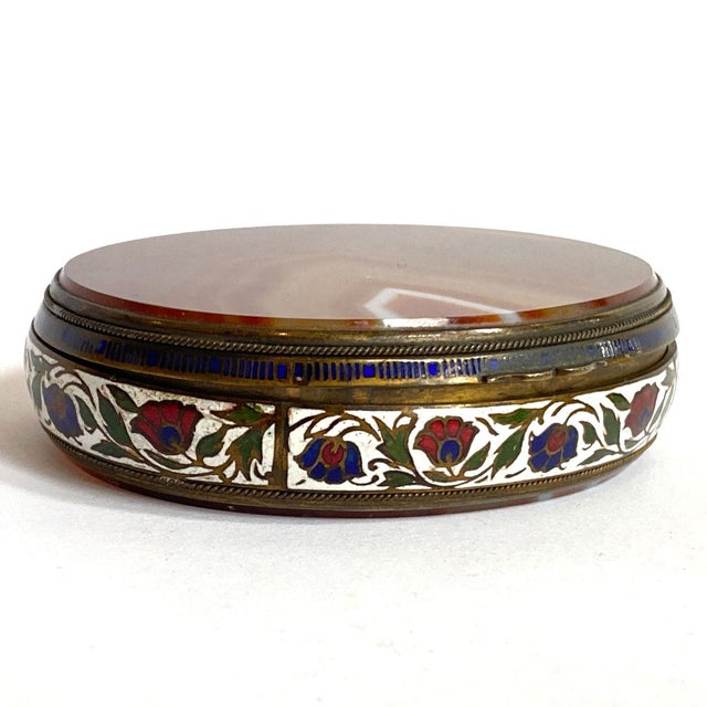 French Large French Gilt Metal Champleve Enamel and Agate Oval Snuff Box For Sale - Image 3 of 9