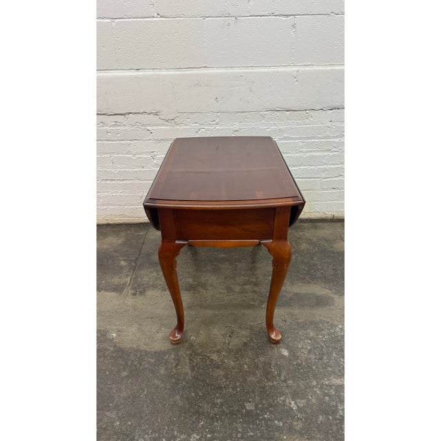 1990s 1990s Stanley Queen Anne Mahogany Drop Leaf Accent Table For Sale - Image 5 of 8